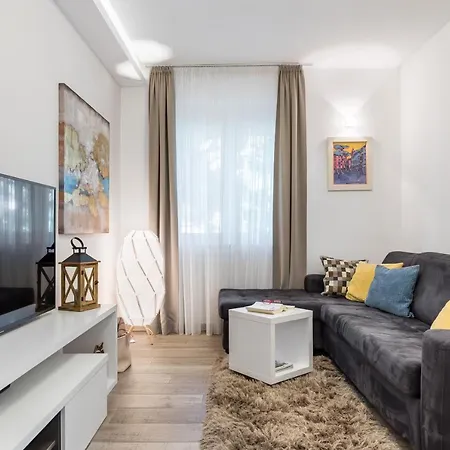 Top Location Apartment 